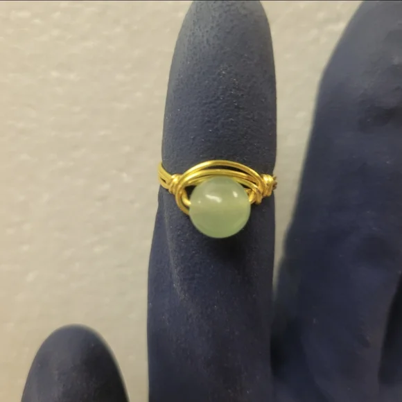 Gold and Natural Green Aventurine Stone Ring - Picture 3 of 7
